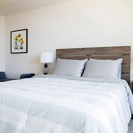 One Bedroom Gem In Weho